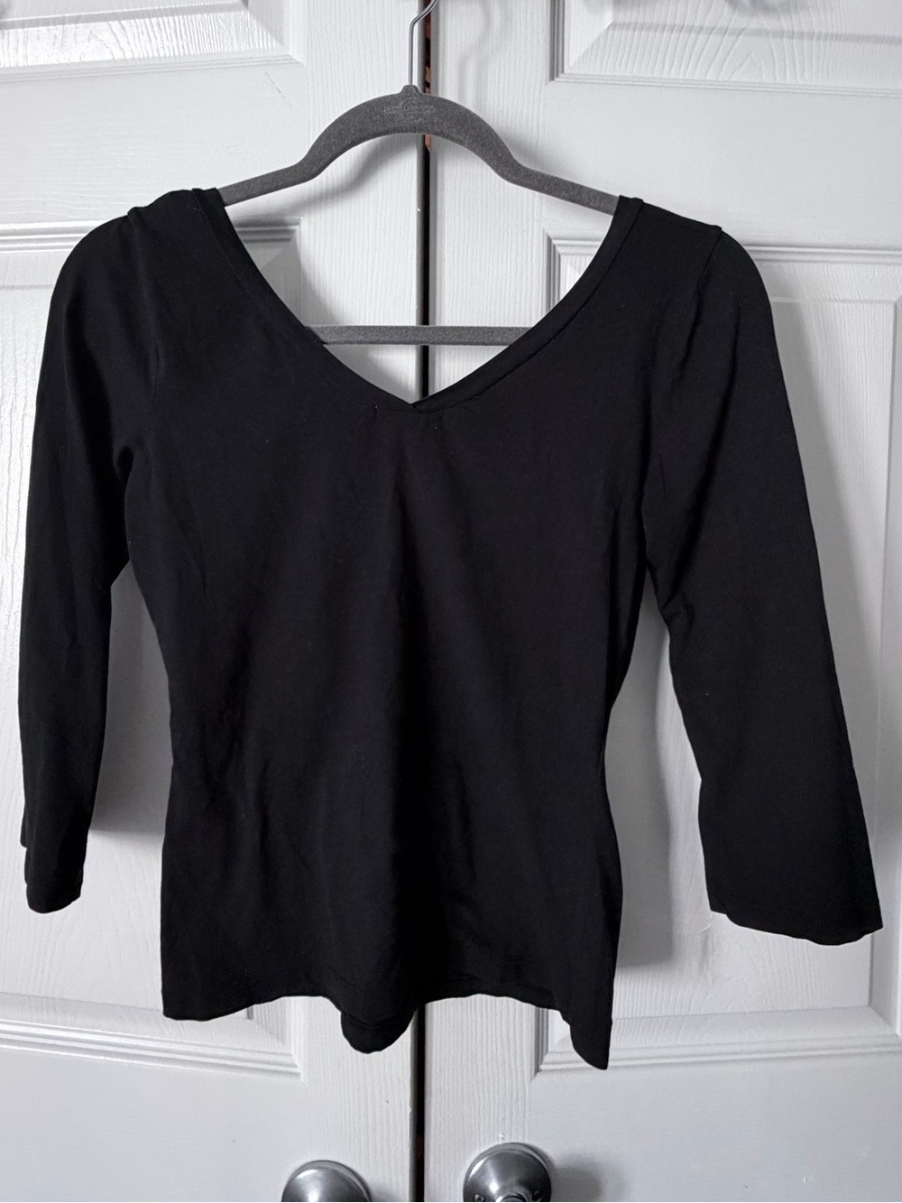 James Perse Black V-Neck 3/4  Sleeve Tee - Picture 3 of 4